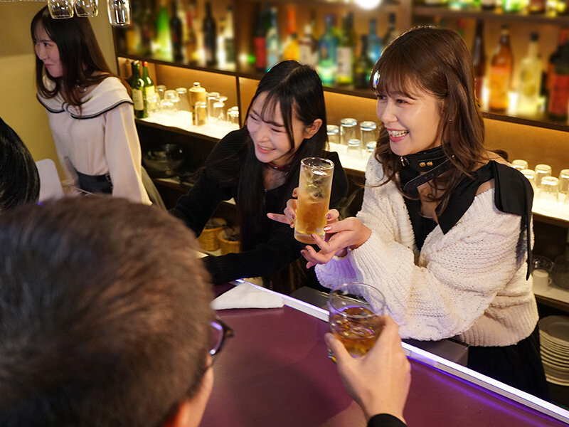 マゾ女を性奴●にできるSMガールズBar 紺野ひかる