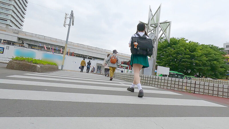 つきまとい03 二つ結びで活発そうにリュックを揺らして電車通学をする子の制服・私服姿の長期盗撮記録