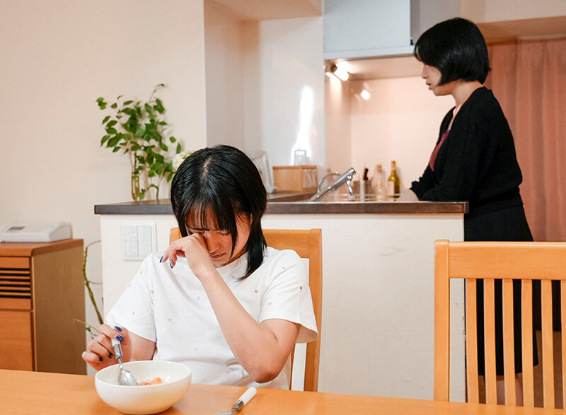 隣人ストーカーの薬で眠らされた女子●生は住居不法侵入された自宅にて親の居ぬ間にレ×プされる 渚みつき